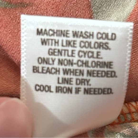 Floral Sleeveless Top - Red and Green - Picture 5 of 5